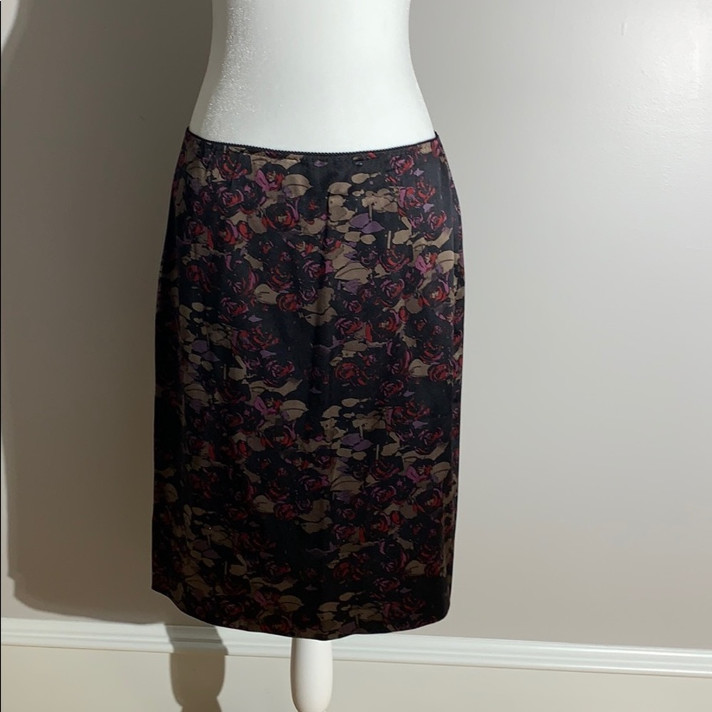 Elie Tahari black, patterned skirt